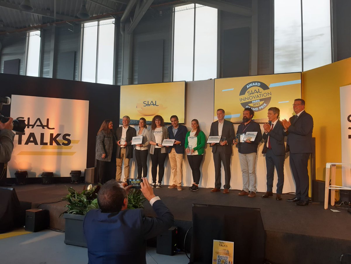 MadridCalidad's tweet photo. Acto de entrega del premio SIAL INNOVATION al producto #Leggie de #MRM en @sial_paris, #París. 
Del 15 al 19 octubre 2022. https://t.co/aGuZzivvkO