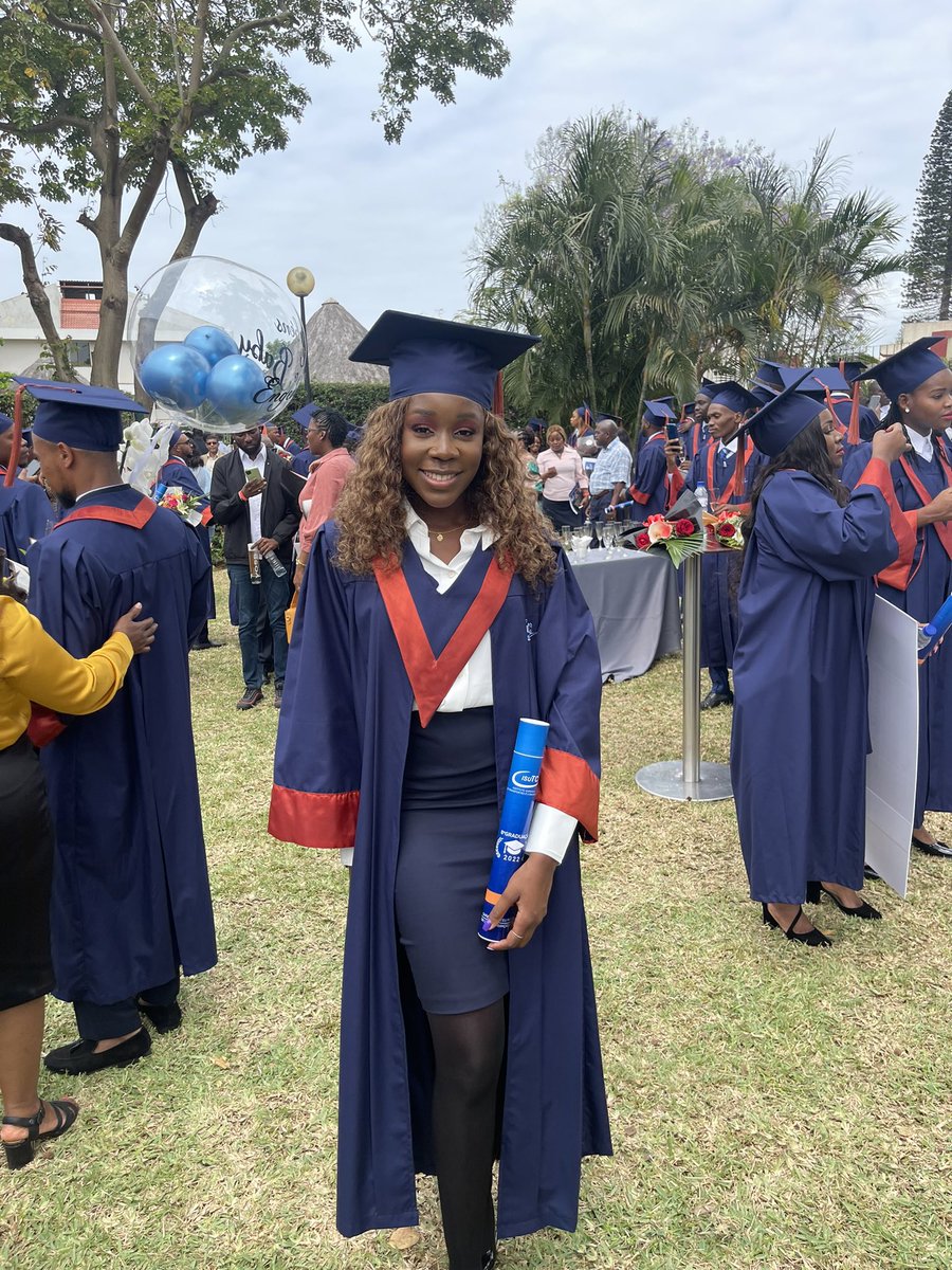 melannieeess's tweet photo. Linda e Graduada 🥰 https://t.co/pOYsLqhIbf