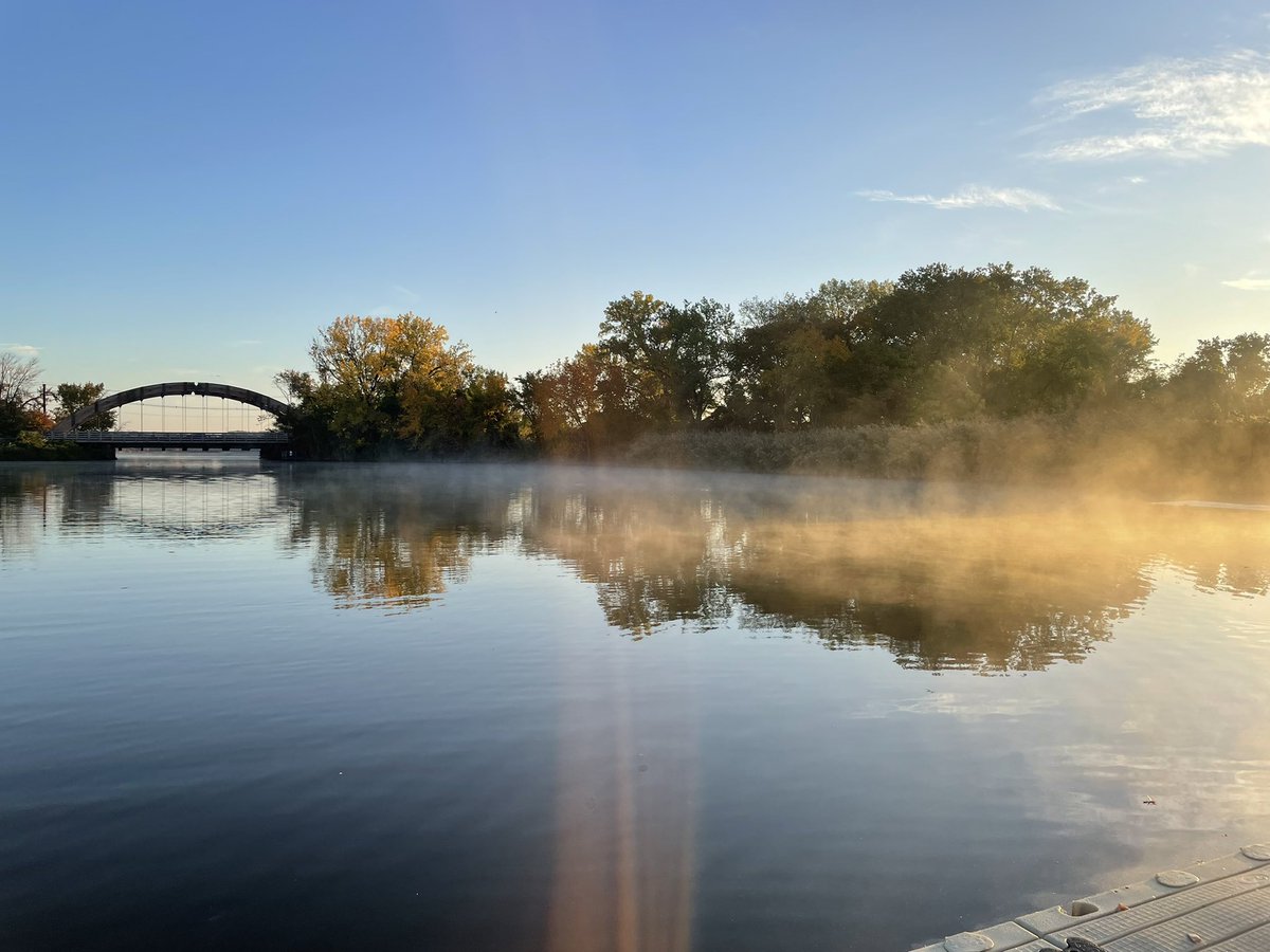 KellenbergCrew's tweet photo. It’s race day!! Go Kellenberg! 💛🐥💙#kellenbergcrew #rowing #firebirds #overpeckfallclassic #overpeckcountypark @KbergAthletics @Kellenberg https://t.co/oXqCg7ZvSf