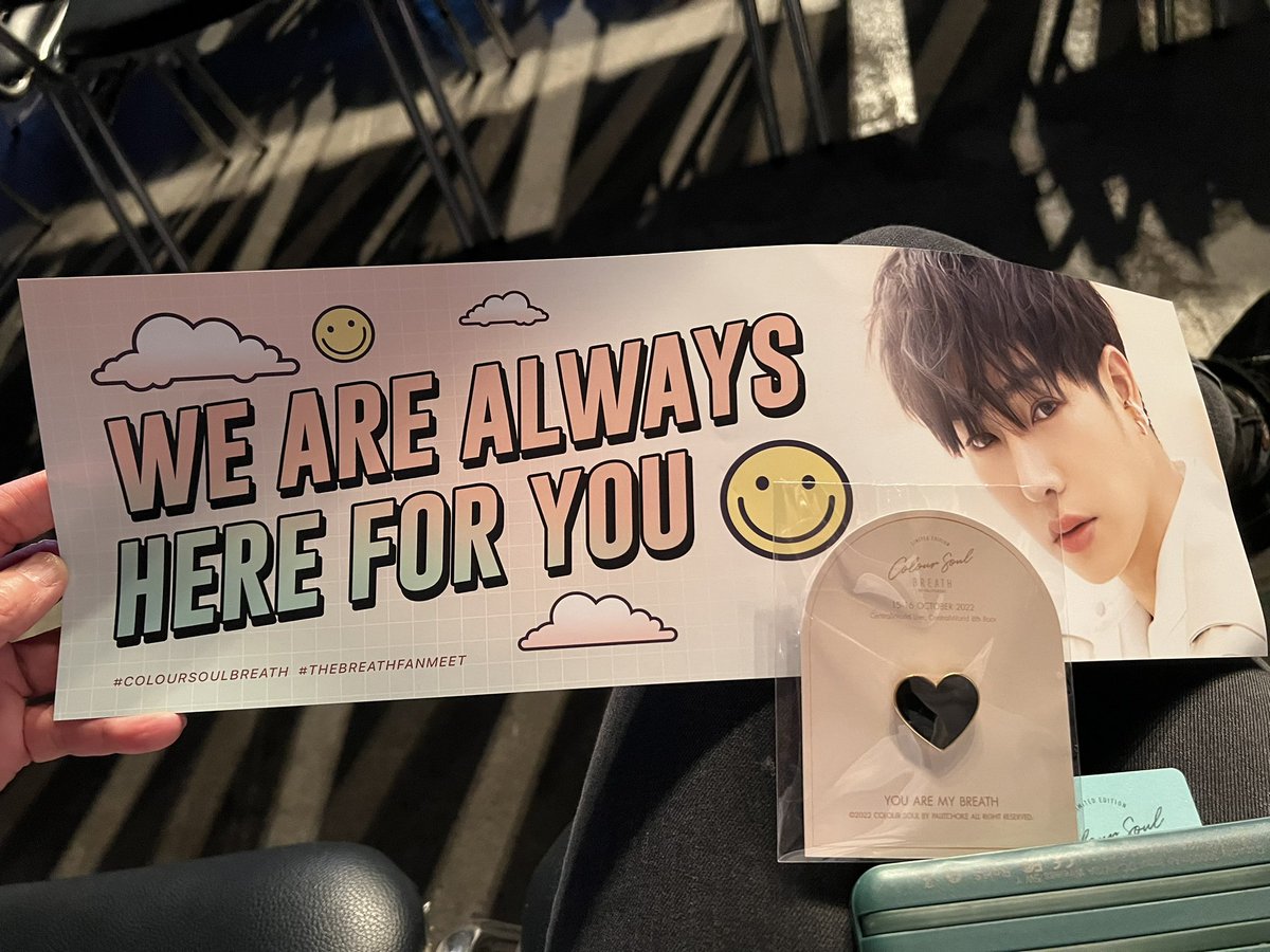 Toi553rd's tweet photo. พวกเราอยู่ตรงนี้เสมอ เจอกันคะ @peckpalit #เป๊กผลิตโชค #PeckPaLitChoke  #coloursoulbreath #thebreathfanmeet https://t.co/OqYjtdY7x1