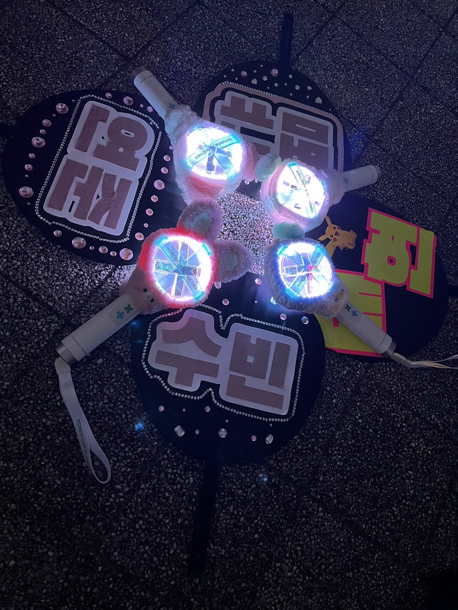 naomi_0303_'s tweet photo. 娘に部活みたいなことしてるねって言われて笑ったww
#KCON2022JAPAN 
#TOMORROW_X_TOGETHER https://t.co/D1OxWjDJU2