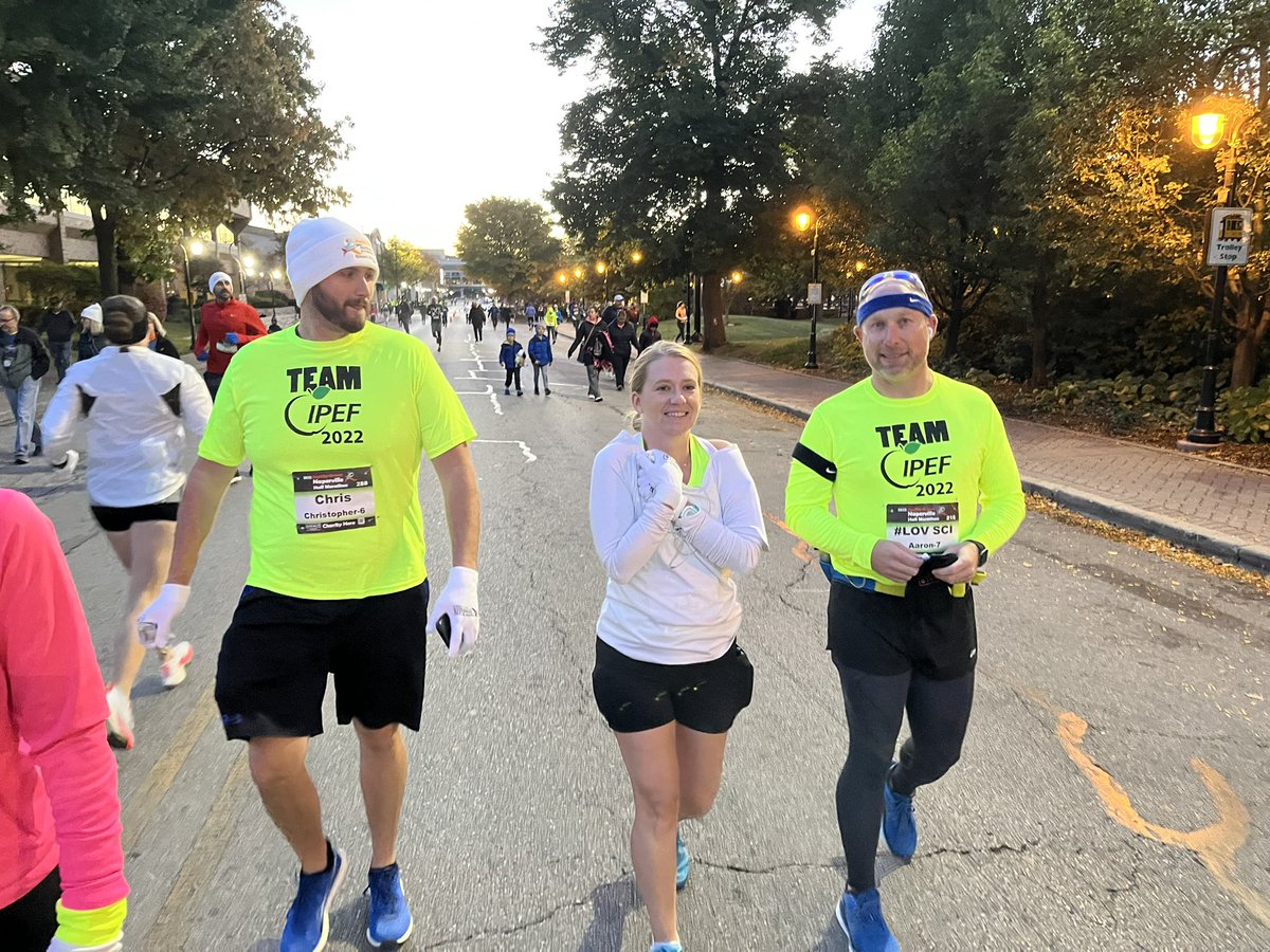 ScullenSharks's tweet photo. Team Scullen is ready to run @ipef204 https://t.co/rdXE53Y88v