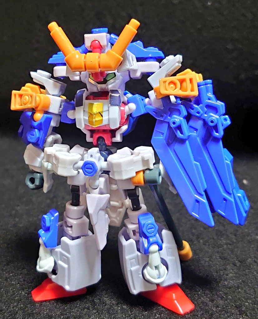 nabe0926's tweet photo. 出陣するぞ！ガンダムローズ！！

デザイン的に一番大変そうだよなーと思いつ、形にしたら意外とストレートに完成しました
#アニマギア #オレマギア #Gガンダム https://t.co/4aHHkzivf8
