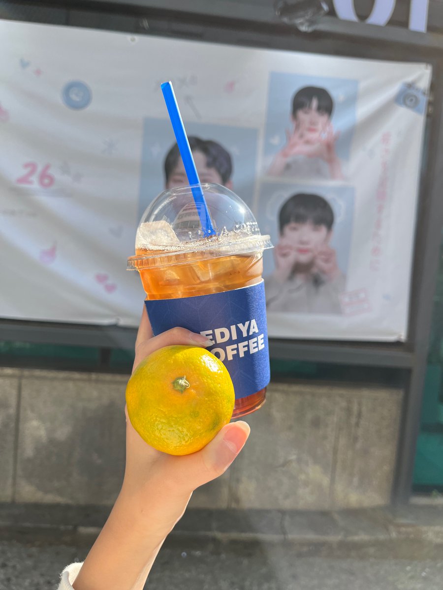 hawoowoong1015's tweet photo. #AB6IX #전웅 #youth26
#웅이의_youth26
어제 다녀온 전시회! 오늘 또 갈 생각으로 어제 액자 2개만 샀었는데 결국 못간 게 한이네요🥹 정말 이번 웅이 카페들중에 제일 사진이 예뻤습니다💖 작년 카페도 짱 예뻤었는데 스윗딜님 전시회라니...덕분에 눈도 마음도 정말로 행복했어요! 감사합니다🫶🏻 https://t.co/95AC8epCHF