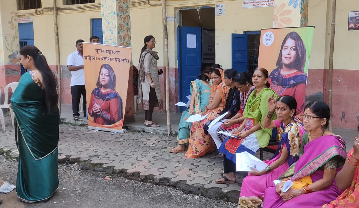 Prajaktasane19's tweet photo. On the occasion of Cancer awareness month '@poonam_mahajan Mahila Bachatgat Mahasangh' today organised a *Free Cancer Check-up Camp* at Chandivali, specially for Ladies, in order to promote and develop awareness in the public and emphasize the importance of early detection.. https://t.co/s5usCV4yRZ