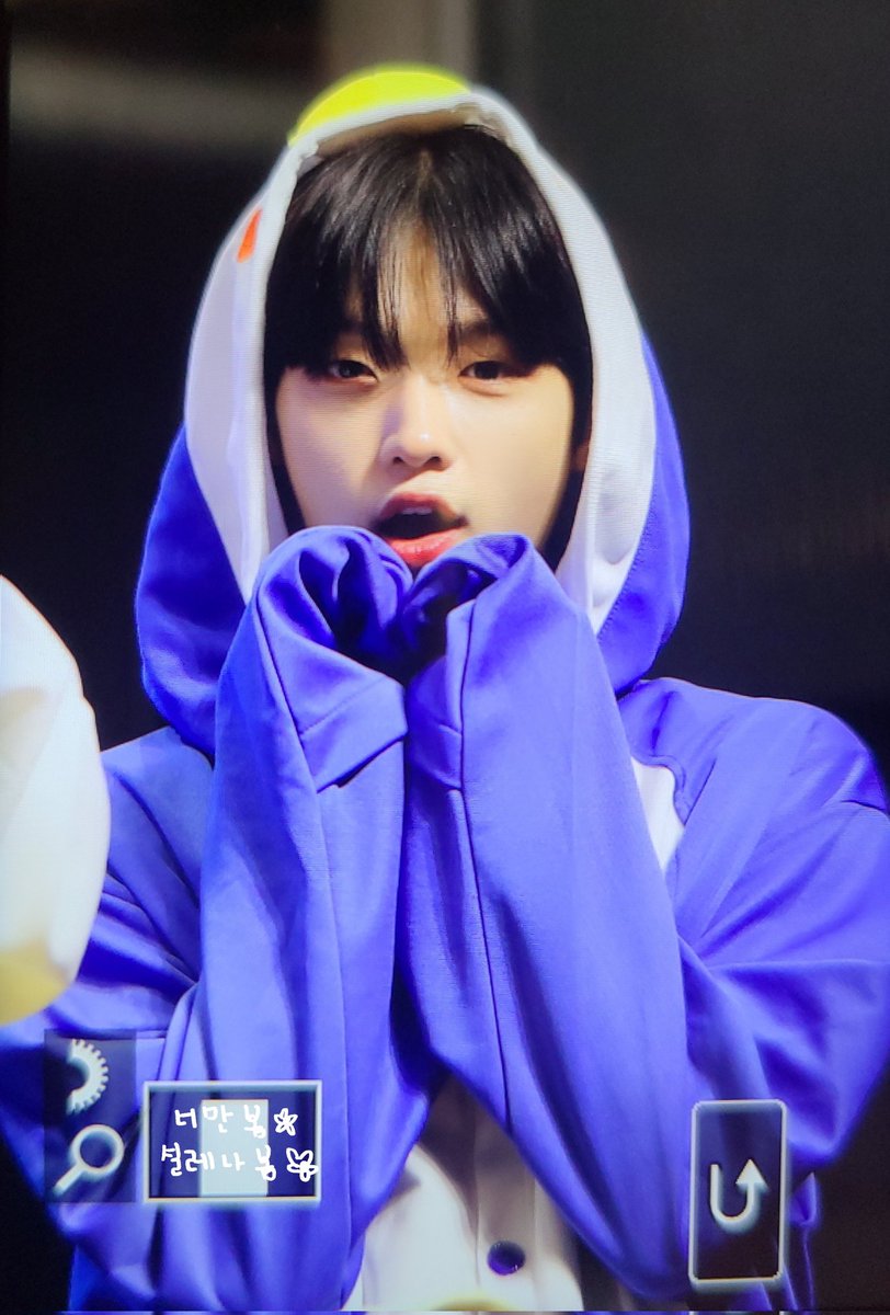 donguri_ppyong's tweet photo. 221016 사웨 팬싸 프리뷰
너무 너무 귀엽자너...💙
#손동표 #동표 #미래소년 https://t.co/hHFrRJIv9O