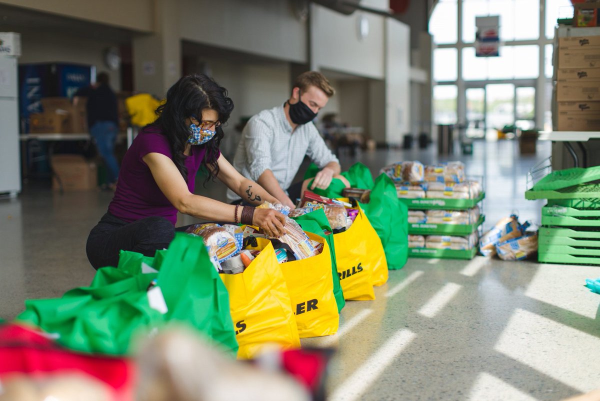 PortSaintJohn's tweet photo. What do these photos have in common?
Food! Today is #WorldFoodDay -  the food industry &amp; initiatives that help feed our region are both so important to us. Our VP Engagement &amp; Sustainability, Paula Copeland, speaks to these topics in an @aivp_net article: https://t.co/XKmNZ7QikT https://t.co/MNQxuV1eTk