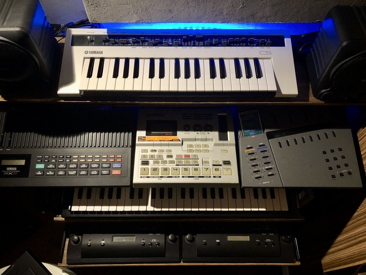 Ken_X68k's tweet photo. 機材整理の為レイアウト変更中。
さあどう詰め込もうかな…
#シンセサイザー #DX100 #QX5 #TQ5 #WT11 #RX17 #FM音源 https://t.co/PJQJ13Iux1