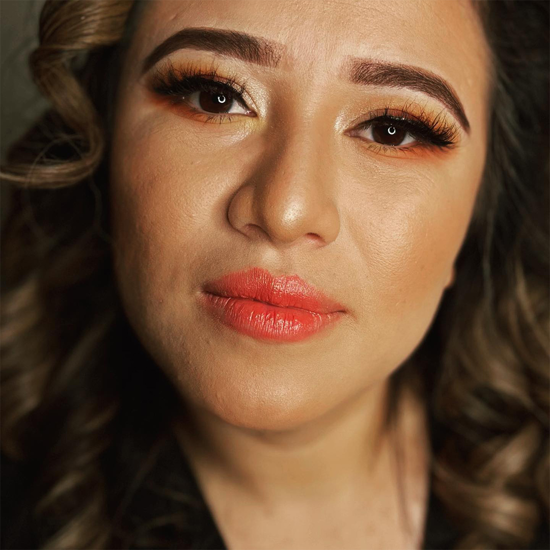 pmtsnorthhaven's tweet photo. When there’s no sun, I make my own! 🌞💗☀️ Warm sunset eyes and bouncy curls by Paul Mitchell The School Springfield Barbering Future Professional @ lilly.anna_styles (IG)

#barbering #cosmetologyschool #makeup #eyeshadow #fallmakeup https://t.co/CKHz4PT7nN