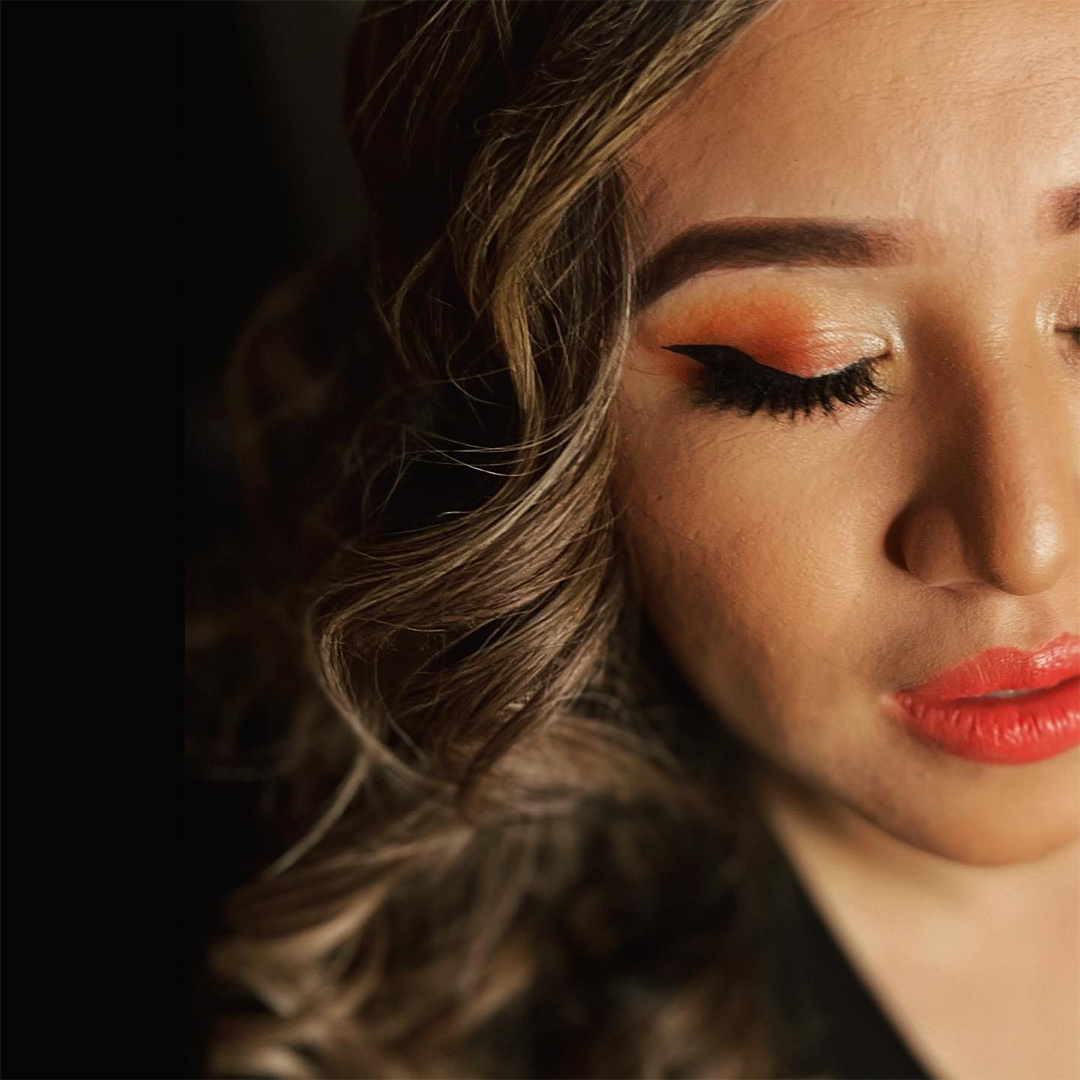 pmtsnorthhaven's tweet photo. When there’s no sun, I make my own! 🌞💗☀️ Warm sunset eyes and bouncy curls by Paul Mitchell The School Springfield Barbering Future Professional @ lilly.anna_styles (IG)

#barbering #cosmetologyschool #makeup #eyeshadow #fallmakeup https://t.co/CKHz4PT7nN