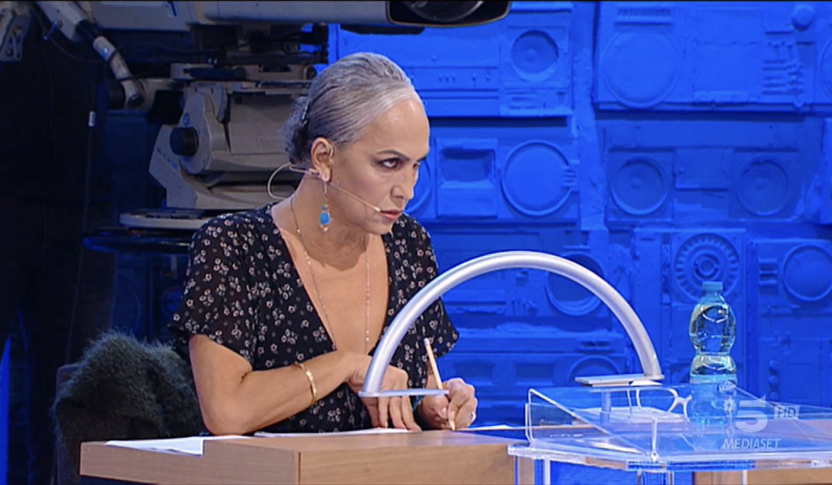 FerdinandoPapp2's tweet photo. Come mi sento quando giudico sia cantanti che ballerini nonostante le mie 0 capacità per poterlo fare #Amici22 https://t.co/YZCwjqitSe