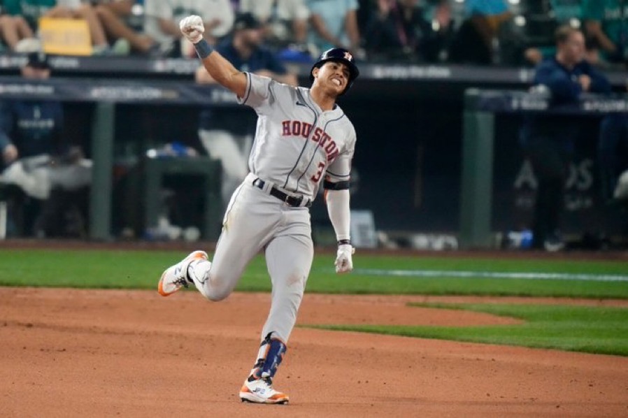 CandyDigital's tweet photo. A special #Postseason for the @astros and @Padres. 🎩
At 12 PM ET, 2 #CandyPOTD will be available
⚾️AL: Peña hits HR in 18th inning #LevelUp
⚾️NL: Cronenworth completes comeback #TimeToShine
Grab the bundle or individual @MLB Play of the Day https://t.co/JqPkuQm1uC https://t.co/LE9E4JO74H