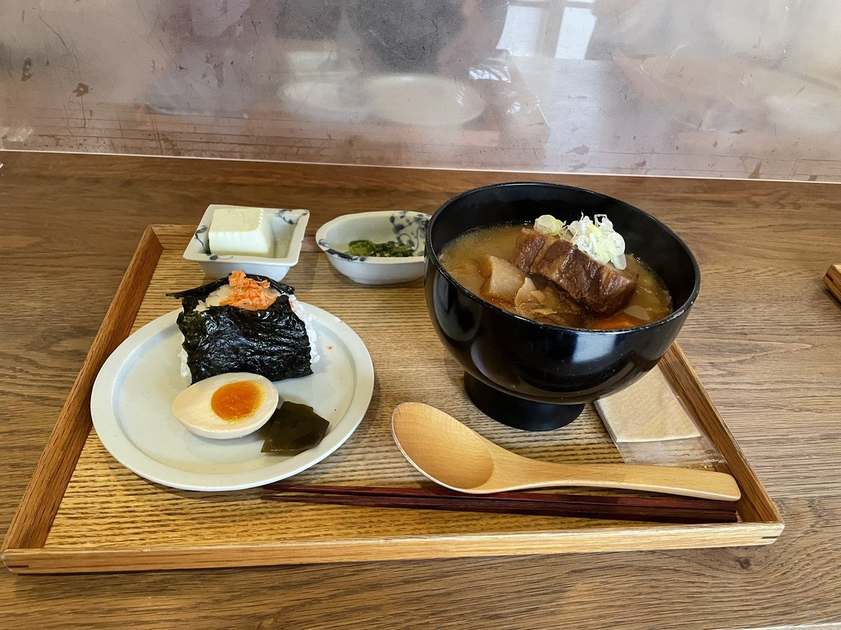 浅草食べ歩き楽しかったなーー！
甘いものいっぱいで満足でした😳
写真は味噌汁専門店だけど笑笑