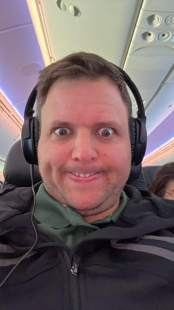 I haven’t tweeted in years!
So let me take a selfie.
#SitecoreSelfie #sitecoresym