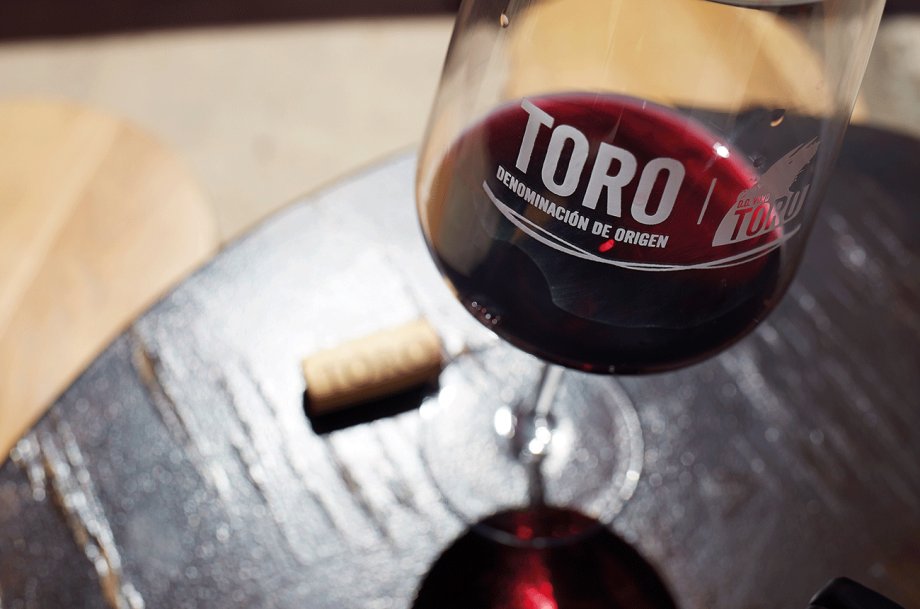 Spanish wine region Toro adopts méthode sparkling wines and other interesting wine news from @winesearcher bit.ly/3SdRjjW #wine #wineworldnews #toro #rioja #Sicily #PUTIN @SpainFoodWineUS @SpainFoodWineAU @talkavino @2002Vinos @RogelioGalvn2 @DORibera @TheWineCruUK