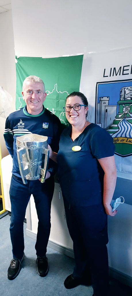 Massive thanks to our special visitors this week on Trauma Ward. 
Both Staff and Patients were thrilled to see ye.   <a href="/LimerickCLG/">Limerick GAA</a> <a href="/ULHospitals/">Follow @HSEMidWest</a>