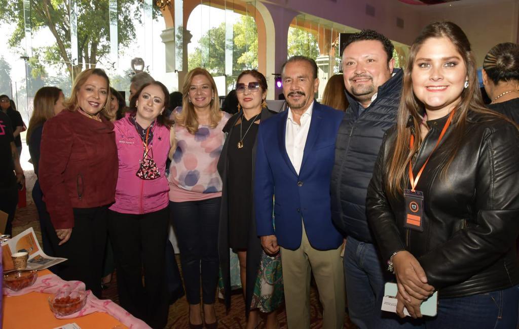 elizcallense's tweet photo. PRESENTA ATZÁN MODA SUSTENTABLE CON FIX FASHION, “DECONSTRUIR RECONSTRUIR”

Atizapán de Zaragoza; Méx.- la exposición Fix Fashion Deconstruir Reconstruir, tuvo la finalidad de concientizar a las personas sobre el uso y desperdicio de las prendas de vestir. https://t.co/11PpGE8nrW