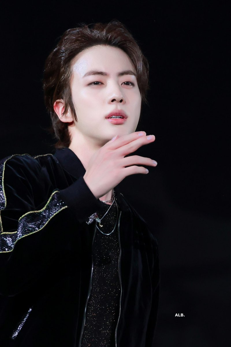ALittleBraver92's tweet photo. 221015 ❤️ #방탄소년단진 #김석진 #석진 #진 #BTSJIN #JIN @BTS_twt https://t.co/eKeCiNeoP4