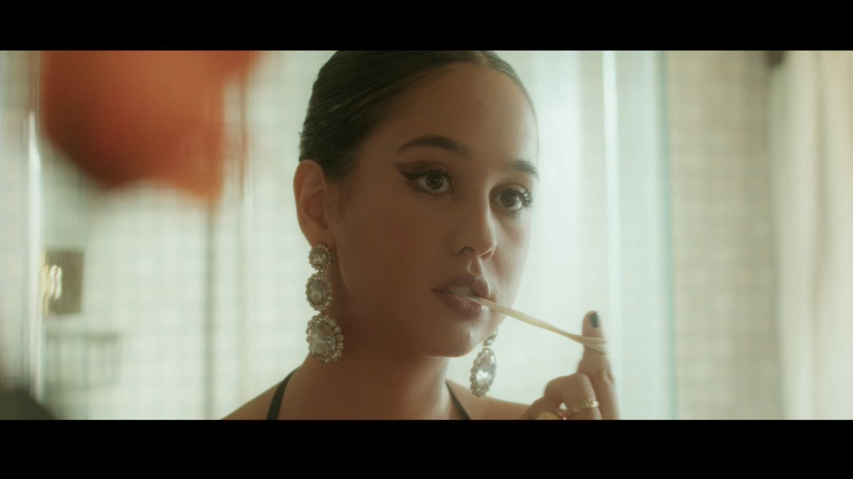 SergioBartivas's tweet photo. Algunos frames del último videoclip a @yareaguillen que ya podéis ver en YouTube 🌹 https://t.co/DIiIygSd47