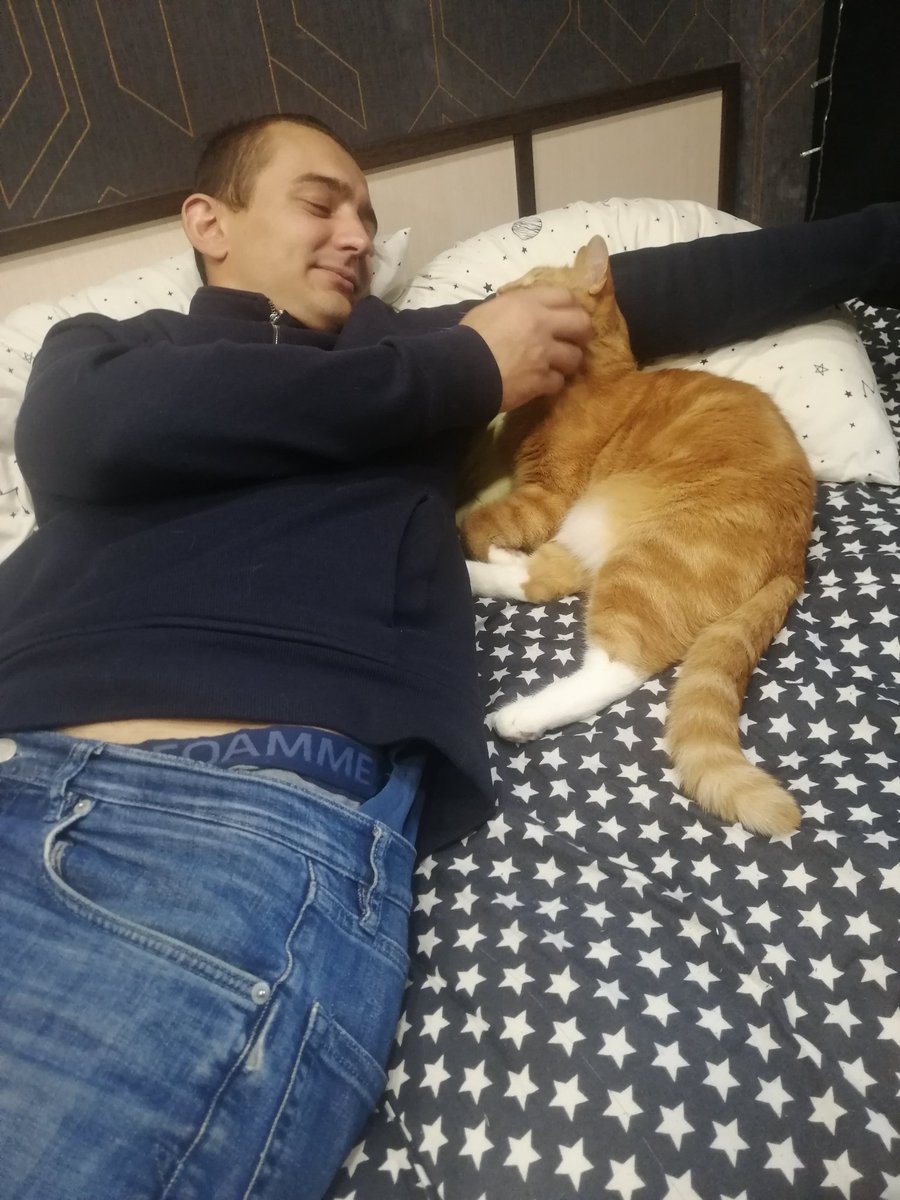PrussiaXD's tweet photo. Счастье можно найти даже в самые тёмные времена, если не забывать обращаться к свету.
Вот и мы максимально тепло проводим время, а потом ещё и на спектакли ходим такие красивые. https://t.co/SVF223N3HW
