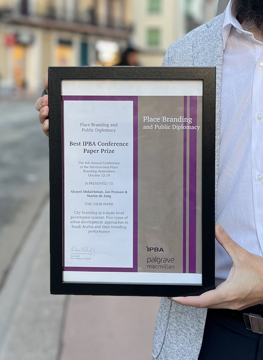 alsayel's tweet image. الحمد لله على فضله، وما توفيقي إلا بالله.
🏅جائزة أفضل ورقة علمية في مؤتمر المنظمة الدولية لتسويق المدن- فرنسا ٢٠٢٢.
فخور ببحثنا الذي يتناول جهود هيئات المملكة في #براند_المدن 🇸🇦
I am truly pleased to receive the best #IPBA2022 @IPBA_Conf paper award.