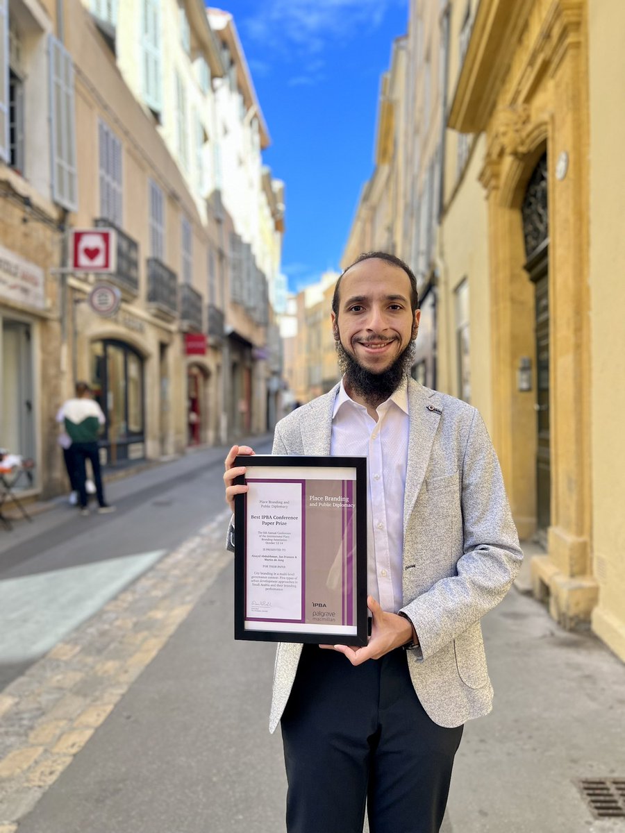 alsayel's tweet image. الحمد لله على فضله، وما توفيقي إلا بالله.
🏅جائزة أفضل ورقة علمية في مؤتمر المنظمة الدولية لتسويق المدن- فرنسا ٢٠٢٢.
فخور ببحثنا الذي يتناول جهود هيئات المملكة في #براند_المدن 🇸🇦
I am truly pleased to receive the best #IPBA2022 @IPBA_Conf paper award.