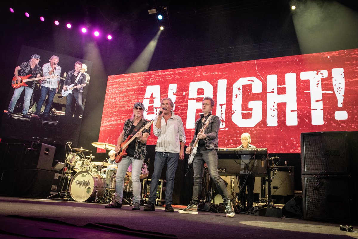 Bildstrecke: Gestern Abend beehrten die Hard-Rock-Pioniere <a href="/_DeepPurple/">Deep Purple</a> auf ihrer “Whoosh“-Tour das #Hallenstadion Zürich 🔥💨
Alle Bilder → stadtkonzerte.ch/posts/deep-pur…