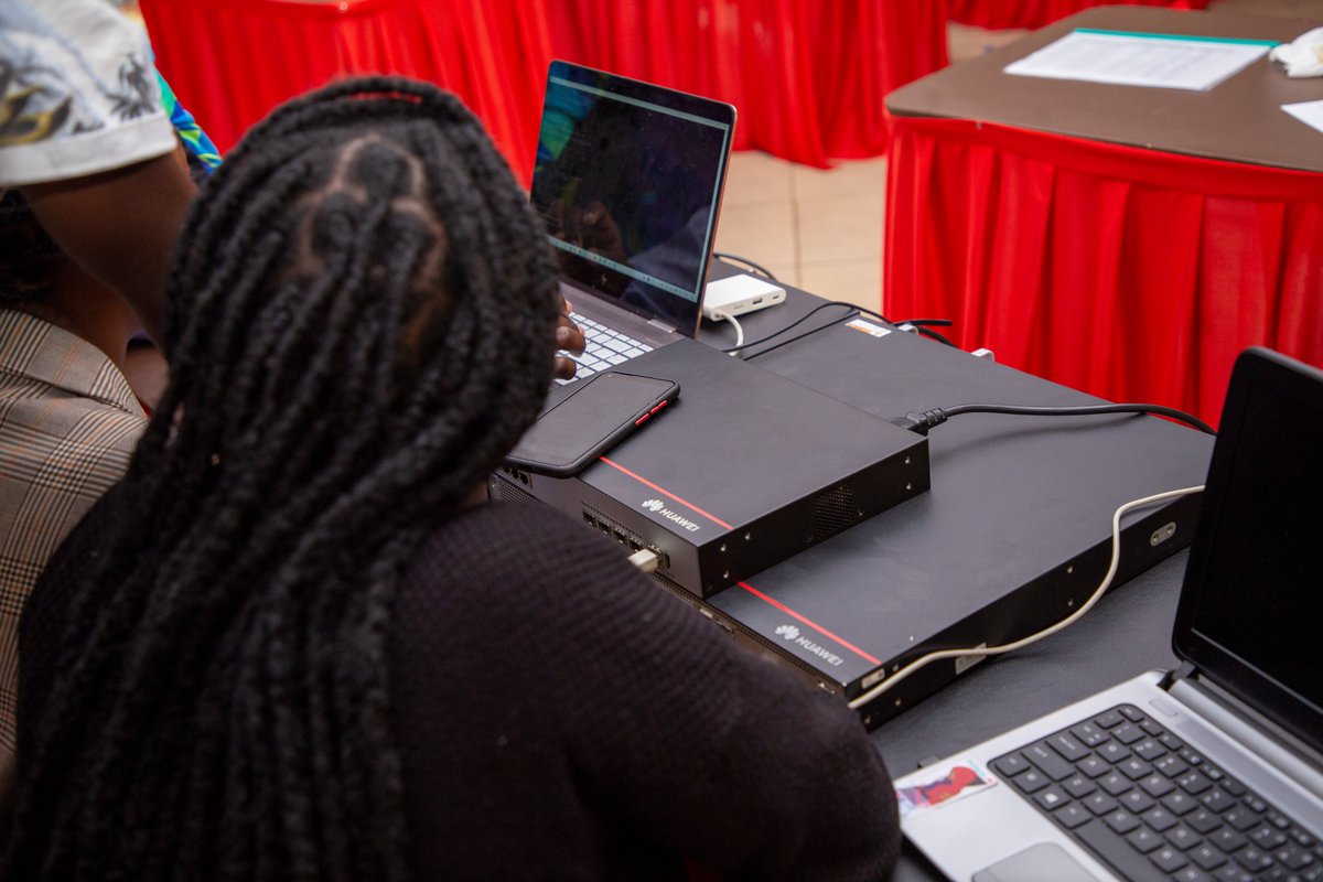 HuaweiKenya's tweet photo. Away from online study, Students interact with equipment hence getting hands on experience on managing network security, @CA_Kenya https://t.co/6qEtRoIx6C