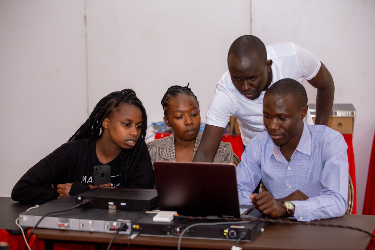 HuaweiKenya's tweet photo. Away from online study, Students interact with equipment hence getting hands on experience on managing network security, @CA_Kenya https://t.co/6qEtRoIx6C