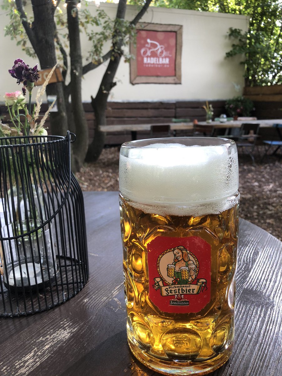 ufleku2's tweet photo. Geht so zum Sonntag mit dem
Festbier vom #Feldi 🤪 https://t.co/7CPaa8RfjD