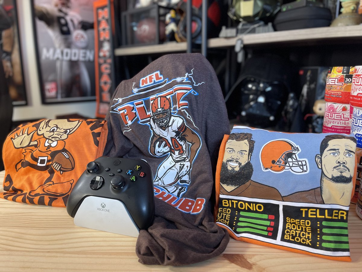 MUTGuru's tweet photo. We going -
#NFLBlitz 
#NFLJam 
..or pissed off Brownie today? 
#Gameday #Browns  
(Thanks again @HOMAGE) https://t.co/IYUNkz7Gcw