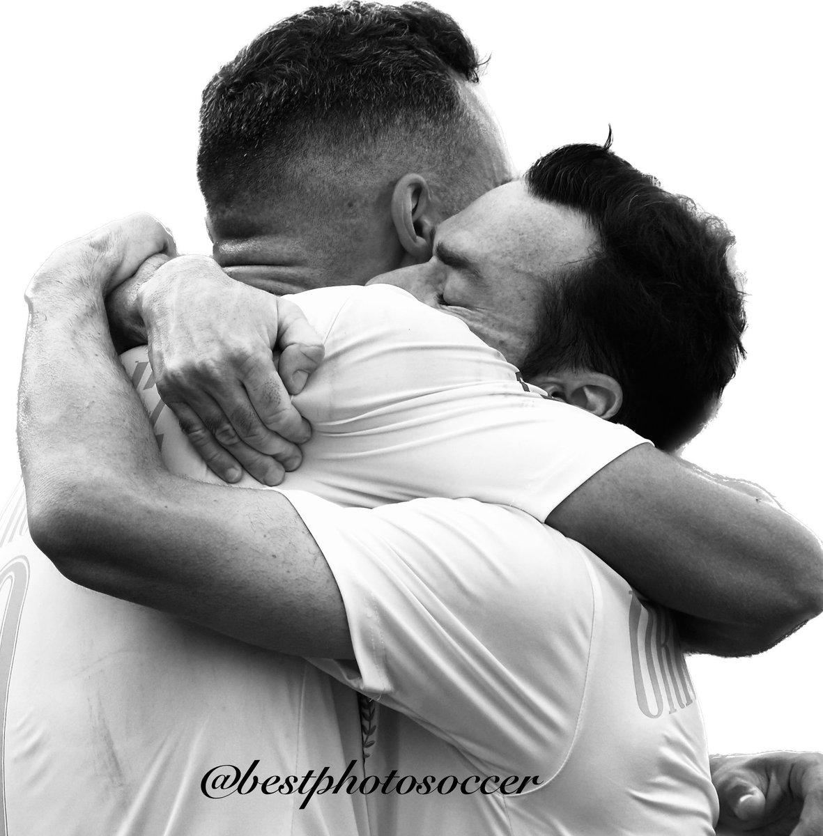 bestphotosoccer's tweet photo. Victoria del @RealJaenCF y que mejor que celebrarlo con un abrazo de gol.
| 2-0 | @CD_HuetorVega
📷 @bestphotosoccer
#HalaJaén #blackandwhite
#SentimientoCentenario #rjcf1922 #bestphotosoccer #TerceraRFEF #rjcf1922 #sportphotography #sports #olympus #football #soccer #jaen https://t.co/vXbW5xgvoz