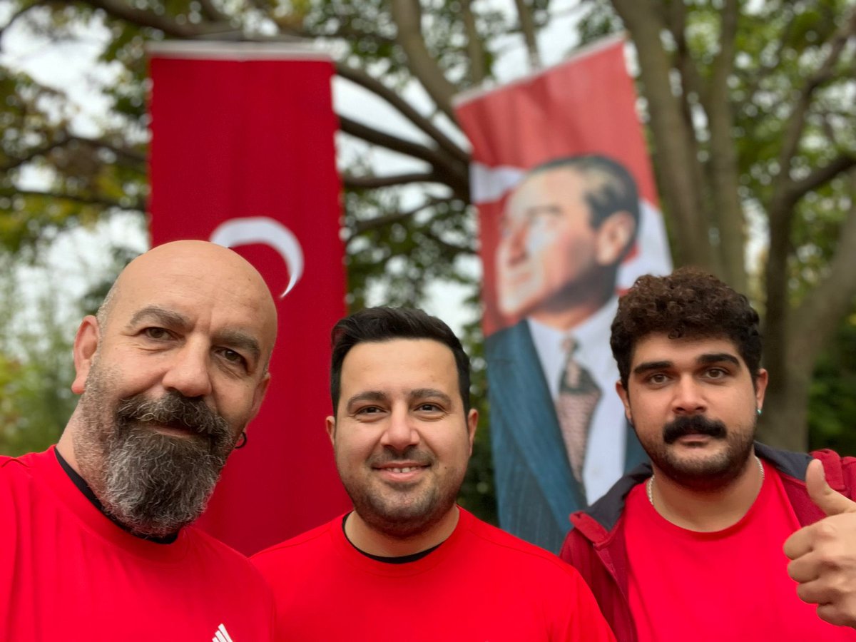 yunuscancakir's tweet photo. Başkent Koşusunda “Meme Kanseri Farkındalık Ayı” için koştuk.Sıradaki hedef İstanbul Maratonu.Durmadan iyilik peşinde koşmaya son hız devam 🎯 @umutocak06 #iyilikpeşindekoş #JBONs https://t.co/KgWozlqhDg
