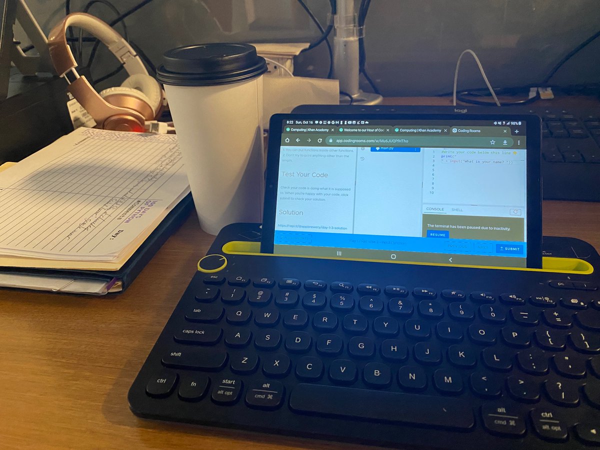 RollzB4Tweeting's tweet photo. I’m going to look back one day & be like man, I really became a programmer on a tablet & Bluetooth keyboard 😵💫 “The computer doesn’t make the programmer” #100daysofcode #cs50 #tech #techtwt #newintech #newtotech #blktech #blackintech https://t.co/ZEe9Hsgcqr