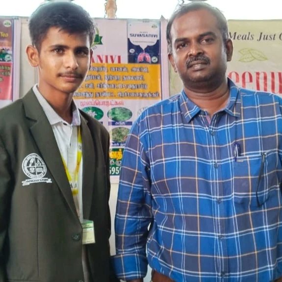 MuhunthakumarV's tweet photo. Meeting our mentor Mr.Vasanthan Selvam sir on Farmers day 2022 at AC &amp; RI, TNAU, Madurai

#farmersday2022 
#tnau #madurai 
#mentor #support https://t.co/xiM111b1Wx
