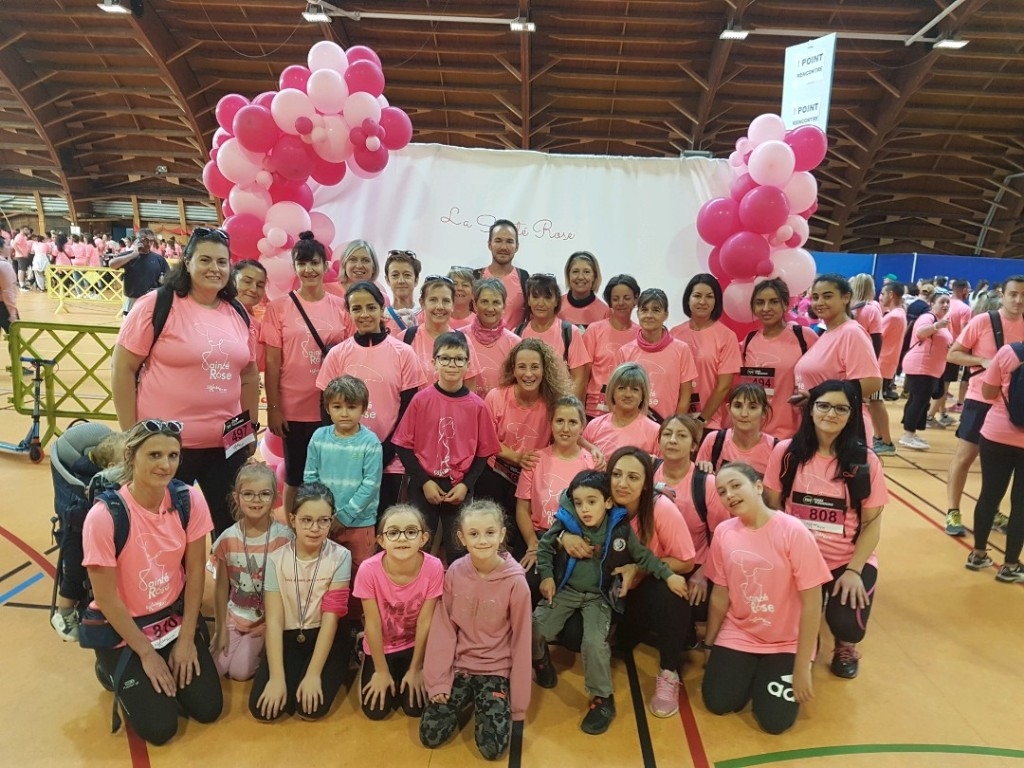 #OctobreRose
Les équipes de la Clinique #Mutualiste <a href="/AesioSante/">AÉSIO Santé</a> solidaires! Elles ont participé ce matin à la #SAINTEROSE et couru pour aider la recherche contre le cancer du sein.👏👏👏