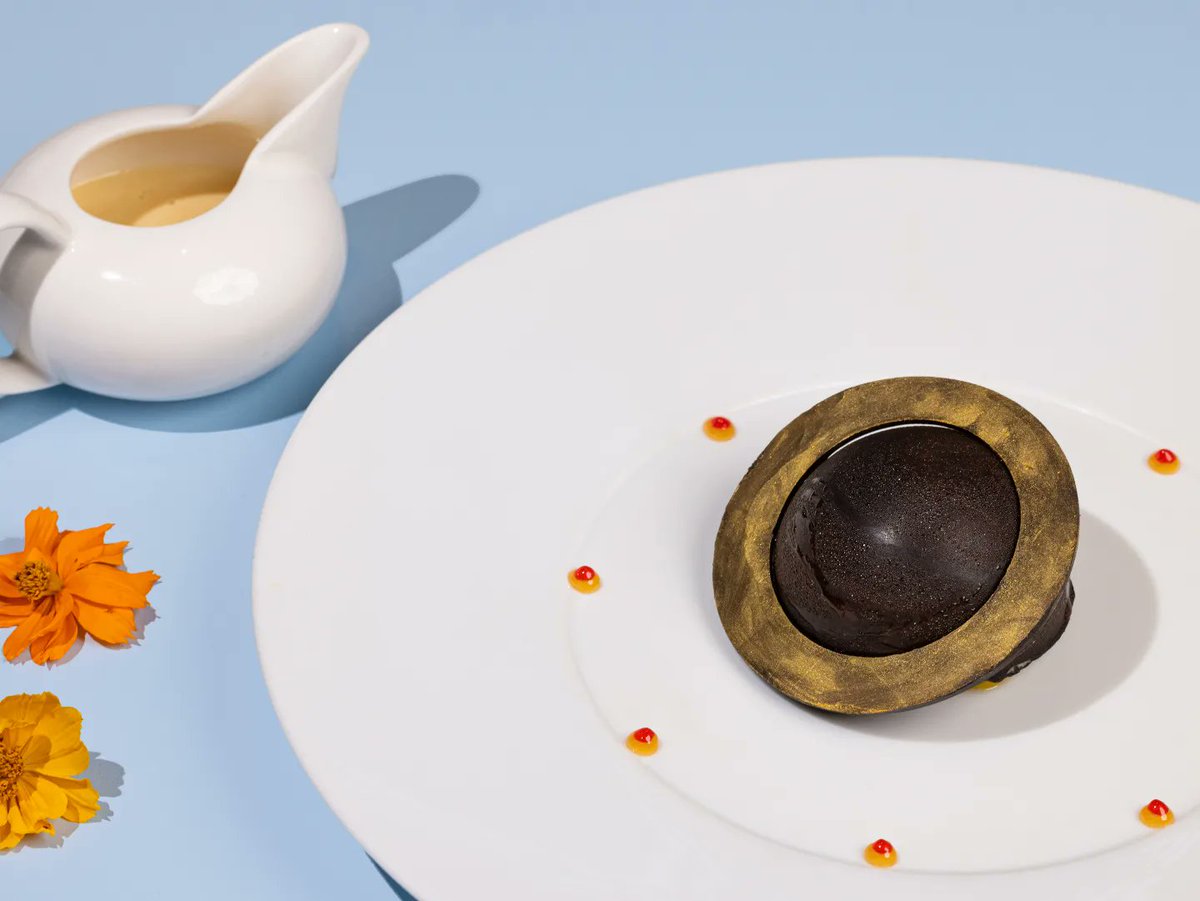 TajMahalHotel's tweet photo. Revel in an exclusive private dining experience with a customised four course menu at the award-winning restaurant Varq, paired with a selected wine for each course.
#TajMahalNewDelhi #FestiveAtTajMahalNewDelhi #TajHotels #Varq https://t.co/Hm5U1NG8d9
