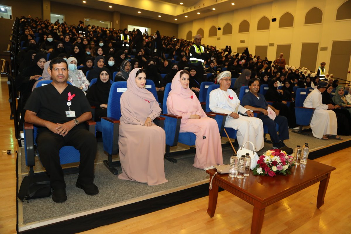 dh_university's tweet photo. نظمت #جامعة_ظفار بالتعاون مع الرابطة العمانية لسرطان الثدي ندوة اليوم التوعوي بمرض سرطان الثدي، تحت رعاية صاحبة السمو السيدة الدكتورة منى بنت فهد آل سعيد، مساعدة رئيس جامعة السلطان قابوس للتعاون الدولي. https://t.co/FiIzI7SIuO