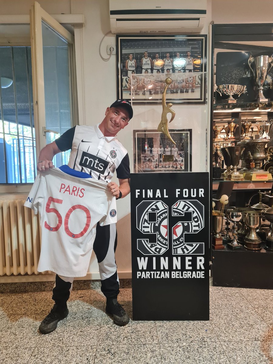 DallaraAlexand1's tweet photo. Personne dans le monde
ne marche du même pas
Leurs règle ont toutes une tombe
C'est ça qu'ils ne
comprennent pas 💪👑💯🏴☠️🏴☠️🏴☠️
#srbija #stefannemajna #monasija #partizan #monaster #tripsta #srbijausrca #reka #booba #92i #lapiraterienestjamaisfini #grobari #crnobolo #psg https://t.co/6K4GSzMTMl