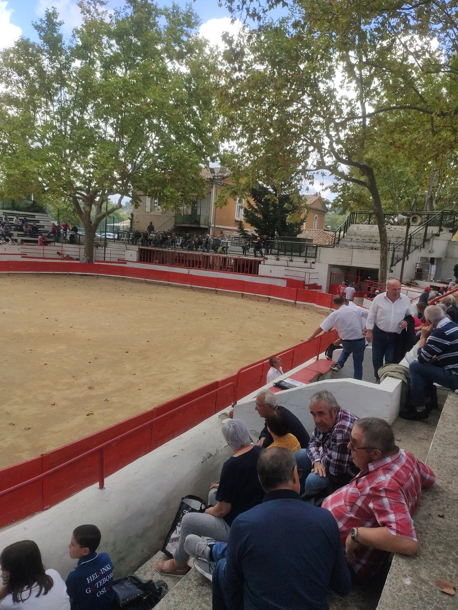 APierronML's tweet image. Aux arènes de Montfrin pour le centenaire de Jérôme Vigne.