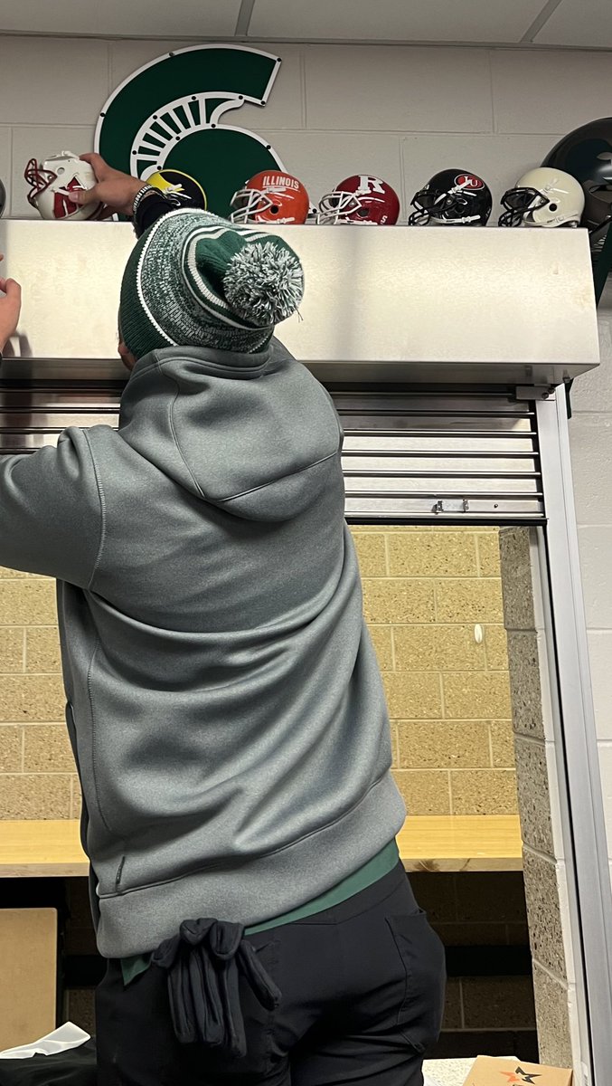 SpartanFB_eq's tweet image. Keeping the tradition alive! First helmet flip of the season and ready for a strong finish with more flips to come! #InTheCut #OnTheBanks