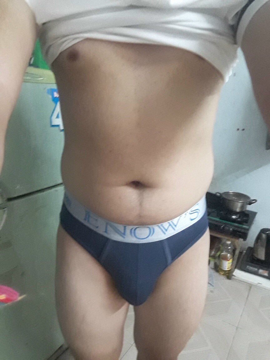 dam_top's tweet photo. lạnh tìm e bot dâm để ôm ngủ hihi https://t.co/zQu8CvytNx