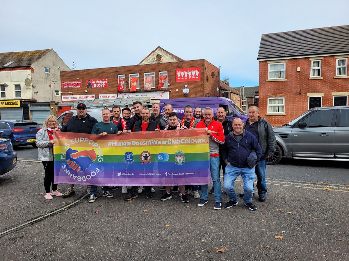 Pssssst pass it on, go on we dare. Just a RT helps

First donation in from Bristol Reds, a massive one at that.

We are flagpole corner till KO #RightToFood