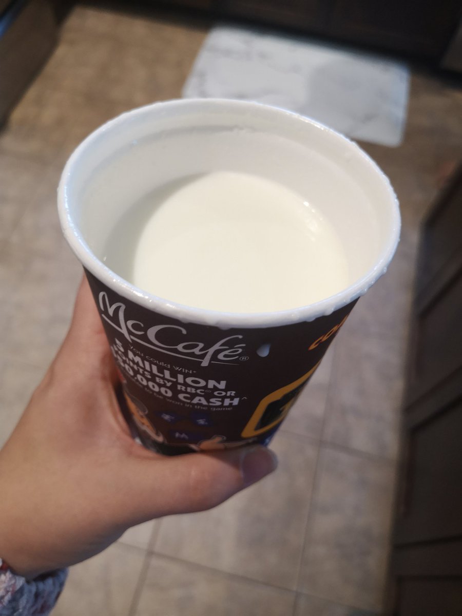 AlyssaGautreau_'s tweet photo. Wth @McDonalds 🤣 I got hot milk not hot chocolate 🤦‍♀️ https://t.co/DQ3AzzlJGn