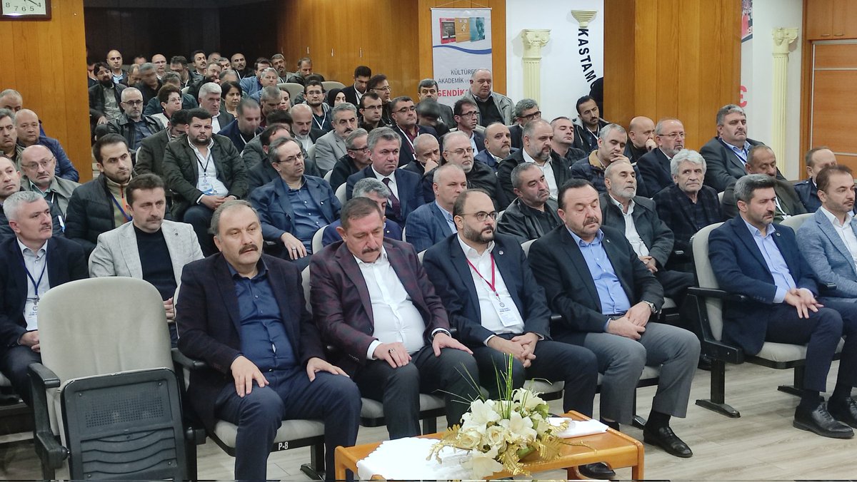 EbsKastamonu's tweet photo. Şubemizin 5. Olağan Kongresi büyük bir katılım ile gerçekleşti. Yeni yönetim kurulu üyeleri ve organları kıymetli delegelerimizin teveccühü ile Bismillah diyerek vazifeyi devraldı. Hz. Allah yâr ve yardımcıları olsun. 🤲
Bizleri bu demokrasi şöleninde yalnız bırakmayan başta..+ https://t.co/bDBaTH4nmr