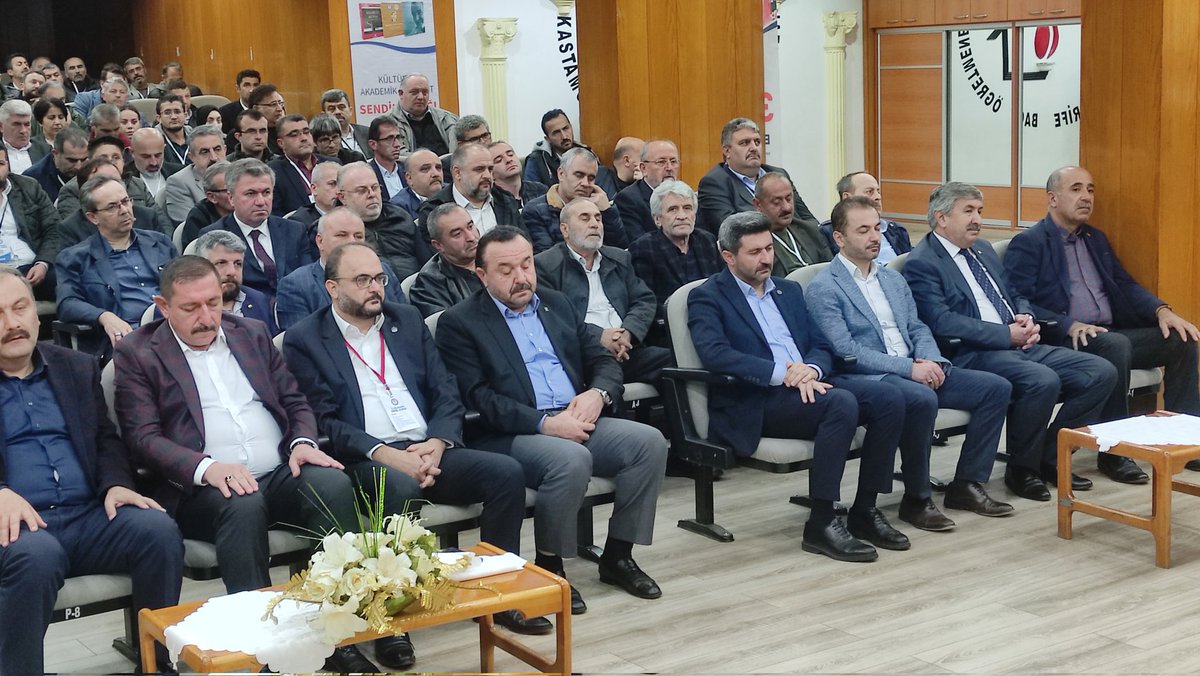 EbsKastamonu's tweet photo. Şubemizin 5. Olağan Kongresi büyük bir katılım ile gerçekleşti. Yeni yönetim kurulu üyeleri ve organları kıymetli delegelerimizin teveccühü ile Bismillah diyerek vazifeyi devraldı. Hz. Allah yâr ve yardımcıları olsun. 🤲
Bizleri bu demokrasi şöleninde yalnız bırakmayan başta..+ https://t.co/bDBaTH4nmr
