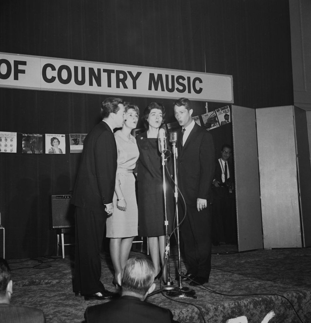 ASCAP's tweet photo. RIP ASCAP country music pioneer Anita Kerr. Her gifts as composer + arranger shaped the rich “Nashville Sound.” Working with producers Chet Atkins, Owen Bradley and with her Anita Kerr Singers, she helped create thousands of songs in the 1950s + ‘60s. #ascaplegacy #countrymusic https://t.co/bOchRiqgkq