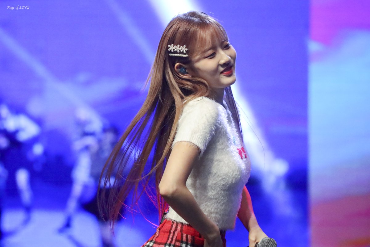 PageofLOVE81's tweet photo. 221015 인천시민의날 축하공연
#스테이씨 #STAYC #시은 #SIEUN https://t.co/V5wSel0xfj