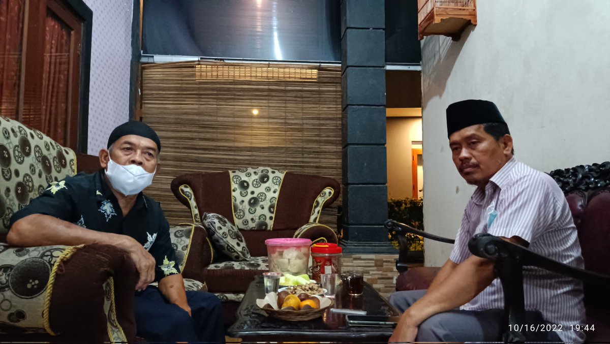 MKAIPerigi's tweet photo. Pengajian keliling di rumah saudara khuddam yang ada di majelis perigi #khuddam #perigi #tangsel https://t.co/i7wQbHboEa