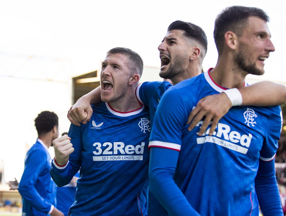 RangersFC's tweet photo. 👊 https://t.co/Bqpc5B7wHL